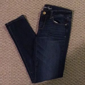 American Eagle size 4 Blue skinny jean